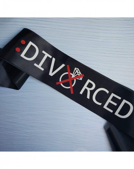 Adult Novelty Just Divorced Sash- Divorce Party Supplies Decorations for Finally Divorced- Newly Unwed- Single Women and Men-...