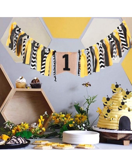 Party Packs Bee First Birthday Party Decorations Set for Baby Showers Bumblebee Themed Party Supplies With Happy Bee Day Bann...